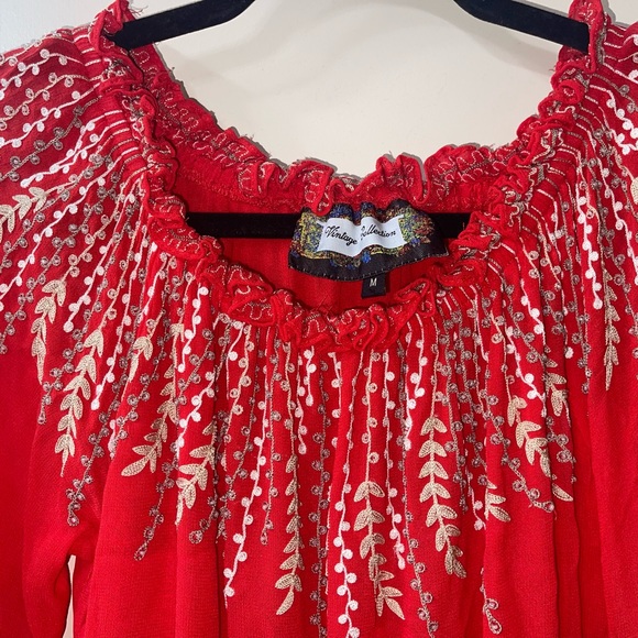 Vintage collection in the size Medium gently worn in a bright beautiful red. - Picture 3 of 3